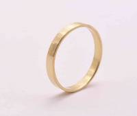 18ct Gold Ring Standing