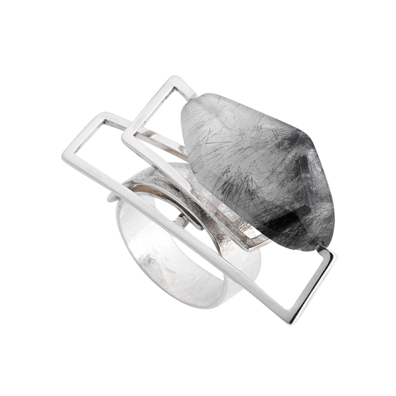 https://www.gennadelaney.com/wp-content/uploads/2018/10/Tourmalinated_quartz_component_hor_ring.jpg