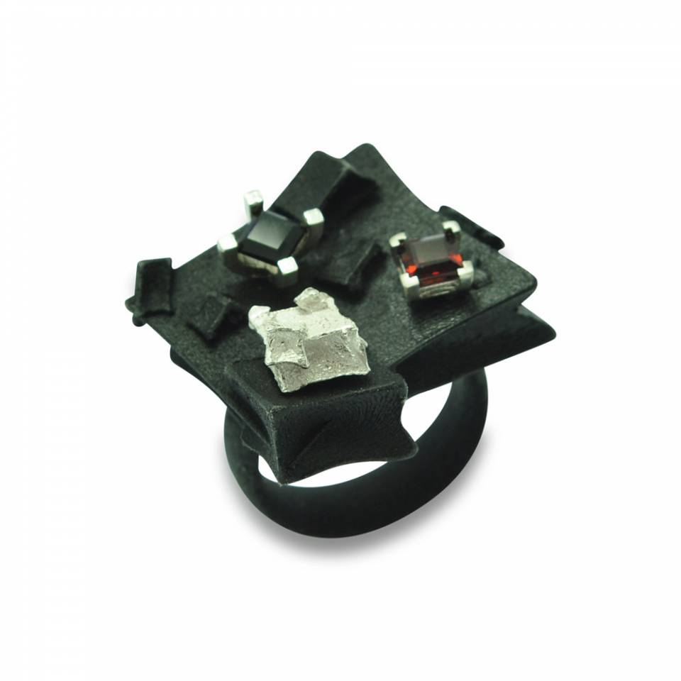 Gothic cube ring - garnet silver cubes