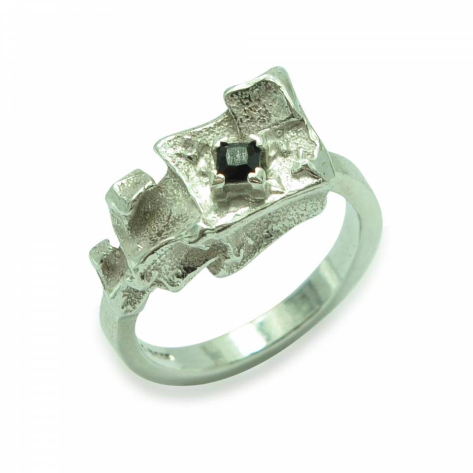silver pyramid ring spinel