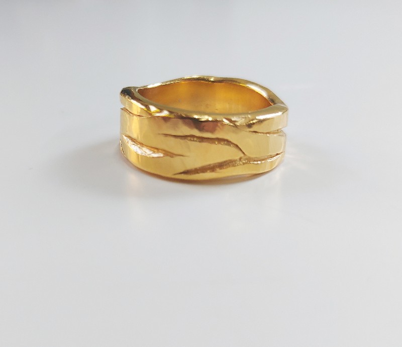 cracked wave ring yellow gold plated flat