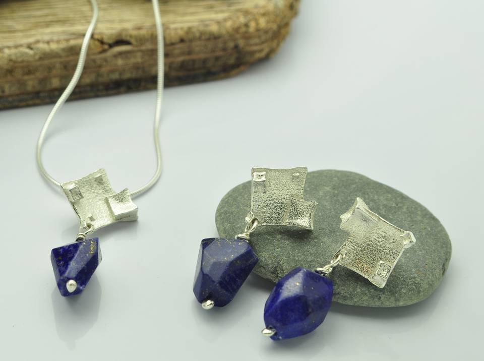 silver 3d cubes with lapis lasuli nugget drops pendant and earrings with pebble and driftwood - web